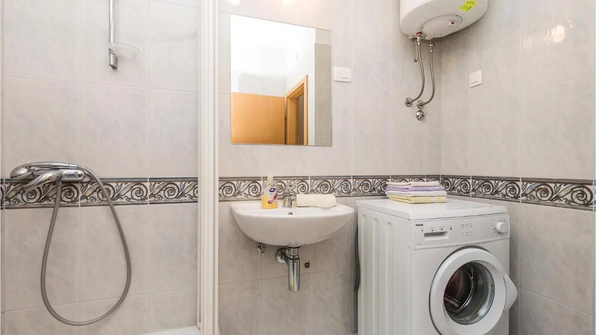 3 Bedroom Gorgeous Apartment In Kastav Kroatien